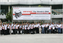 'Go,Honda,Go!'- 45 Motoring & Lifestyle Media, together with HMSB associates, taking a group shot before test drive starts.