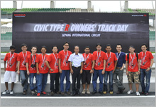 Mr. Toru Takahashi, MD and CEO of HMSB together with winners of Type R challenge online contest.