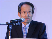 Toru Takahashi speaking at the launch