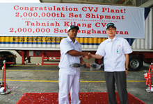 Mr. Masafumi Suzuki passing the No. 2 millionth CVJ to a HMSB associate before loading it onto the lorry.