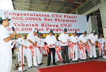 (L-R), En. Azhar Abd. Wahab, Senior General Manager of Manufacturing, Mr. Toru Takahashi, Mr. Masafumi Suzuki, Mr. Ikuo Kanazawa, Vice President of HMSB, Mr. Etsuo Nakayama, General Manager of CVJ and En. Syahril M. Azmi, Manager of CVJ launching the 2 Millionth CVJ ceremony.