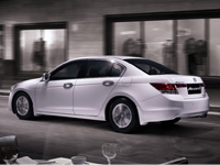 Honda Accord 2.0 VTi-L Side and Rear View