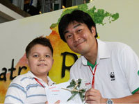 The 1<sup>st</sup>  prize winner goes to Ross Aidan Lee Teck Soon from SK Taman Megah.