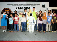 Students from UTM and various schools participates in the quiz session and won ASIMO goodies.