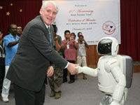 Dato' Mohr is grateful to have ASIMO celebrating with them the Fund's 20<sup>th</sup>  Anniversary.