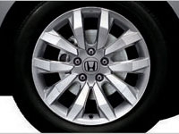 The redesigned 17” alloy rims in the New Civic 2.0L.