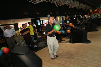 Media Bonding Bowling Competition