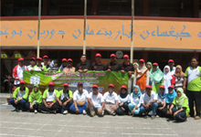 Honda Malaysia's associate planting a tree together.